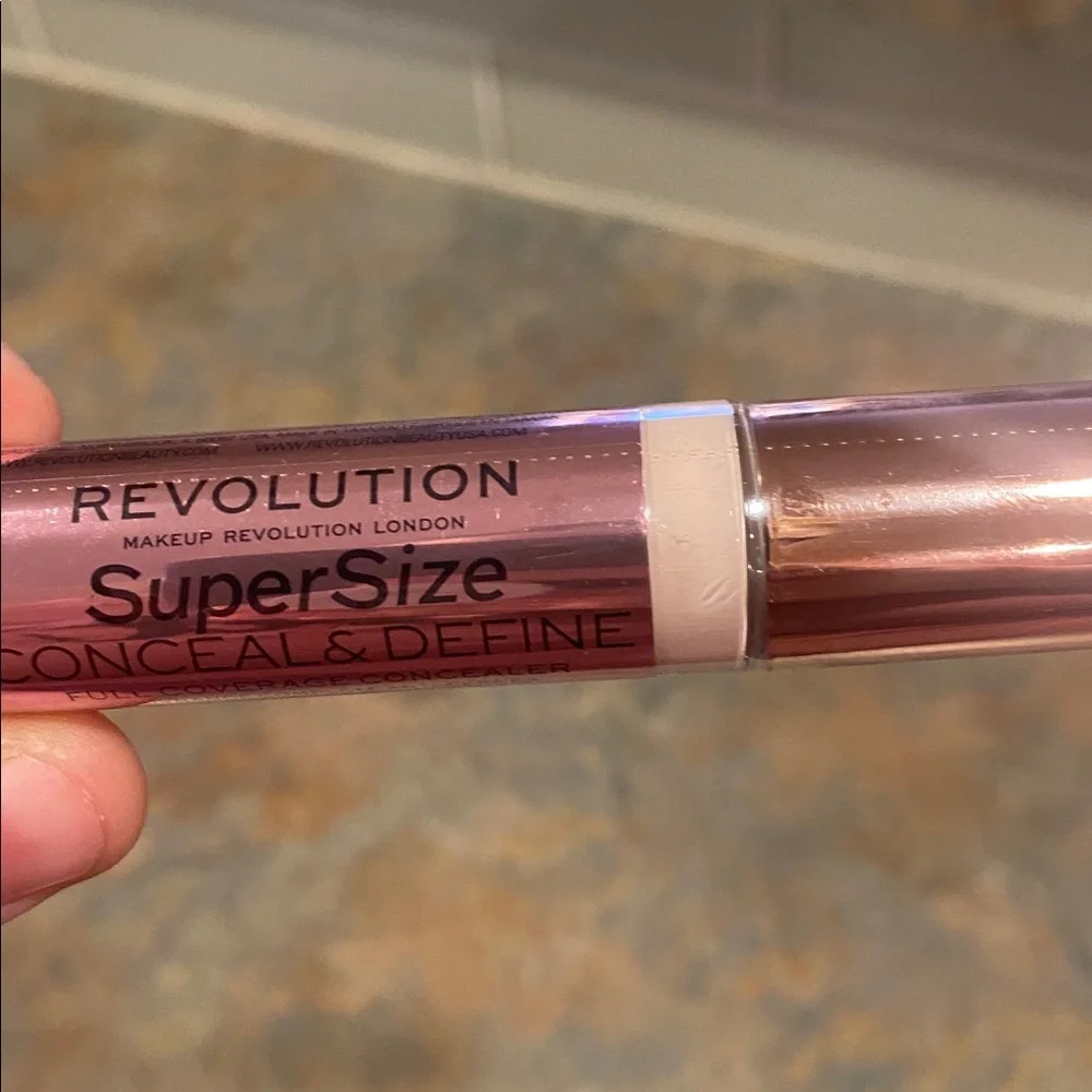 Revolution Supersize Conceal & Define Concealer - C 0.5 NWT